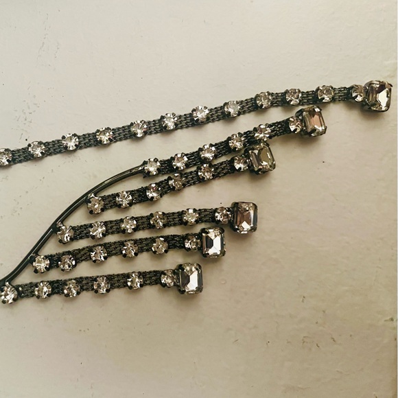 Ear Chandelier - Picture 2 of 3